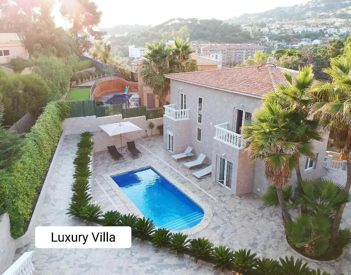 יורט דה מאר Luxury Villa, Private Beach N Pool